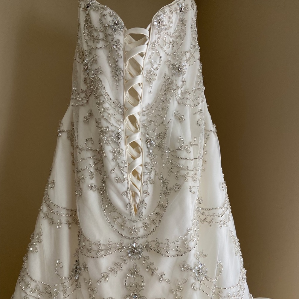 Sottero and Midgley Ivory Raquelle 72743 Wedding Dress w/Mermaid Silhouette - Picture 11 of 16